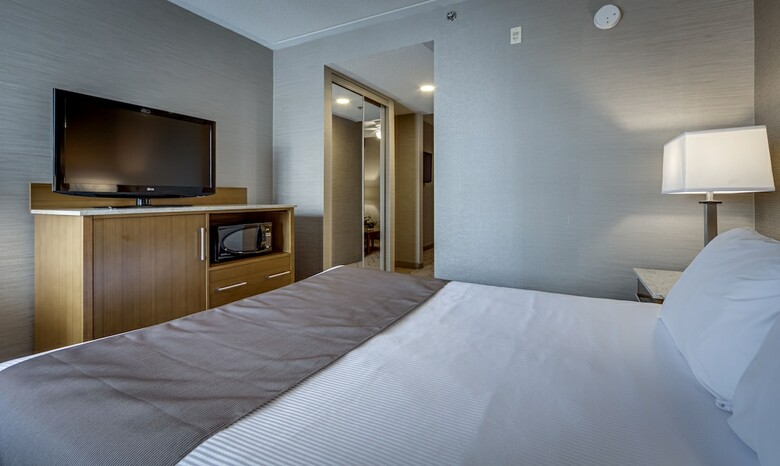 Hotel Monte Carlo Inn Vaughan Suites