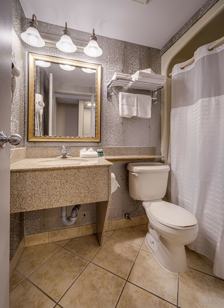Hotel Monte Carlo Inn Vaughan Suites