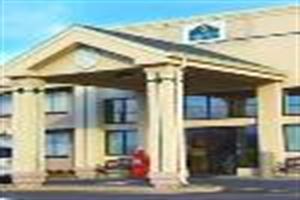 Hotel La Quinta Inn  Suites Wellesley Wayne