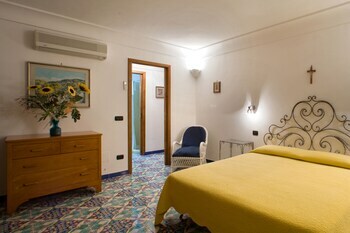 Residencia La Caravella On Positanos Beach