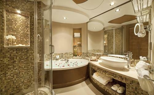 Gulf Hotel Bahrain Convention & Spa