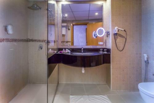 Al Safir Hotel & Tower