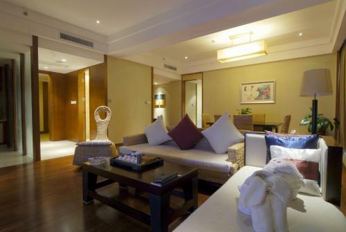 Hotel Golden Bay Resort