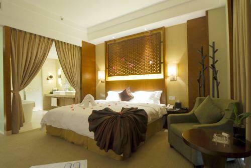 Hotel Golden Bay Resort
