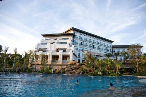 Hotel Golden Bay Resort