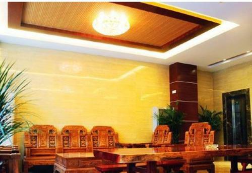 Xishuangbanna Jinjiangnan Business Hotel