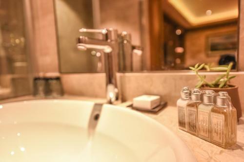Albergue Nan Ka Ming Dian Hotel
