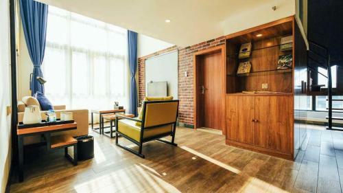 Viz Culture & Arts Apartment