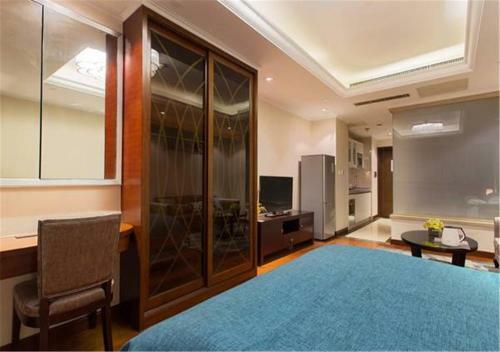 Qingdao Jinshan We+ Holiday Apartment ?wusi Square?