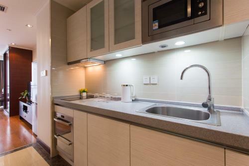 Qingdao Jinshan We+ Holiday Apartment ?wusi Square?