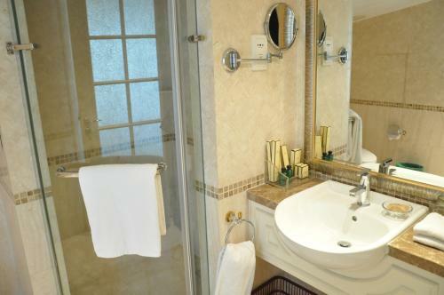 Qingdao Jinshan We+ Holiday Apartment ?wusi Square?