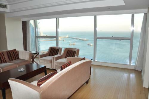 Qingdao Jinshan We+ Holiday Apartment ?wusi Square?
