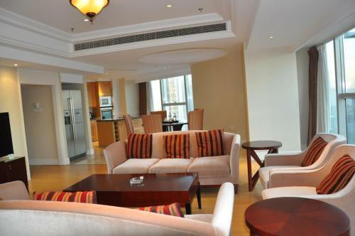 Qingdao Jinshan We+ Holiday Apartment ?wusi Square?