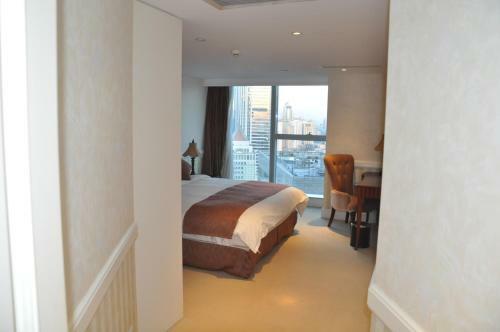 Qingdao Jinshan We+ Holiday Apartment ?wusi Square?