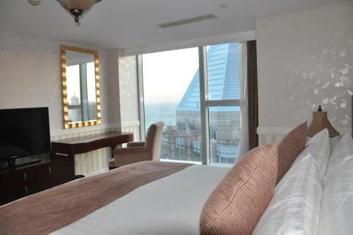 Qingdao Jinshan We+ Holiday Apartment ?wusi Square?