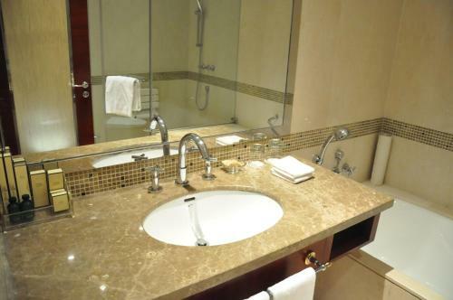 Qingdao Jinshan We+ Holiday Apartment ?wusi Square?