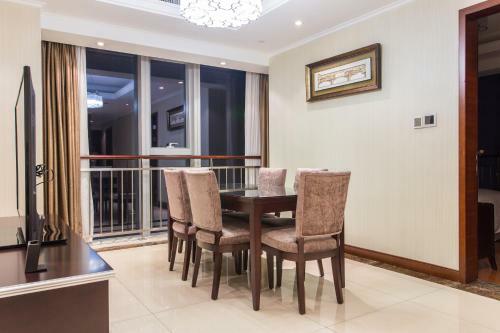 Qingdao Jinshan We+ Holiday Apartment ?wusi Square?
