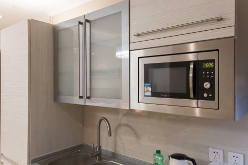 Qingdao Jinshan We+ Holiday Apartment ?wusi Square?