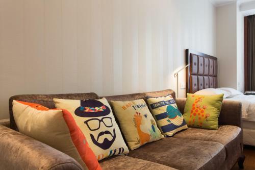 Qingdao Jinshan We+ Holiday Apartment ?wusi Square?