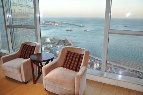 Qingdao Jinshan We+ Holiday Apartment ?wusi Square?