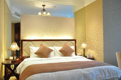 Qingdao Jinshan We+ Holiday Apartment ?wusi Square?