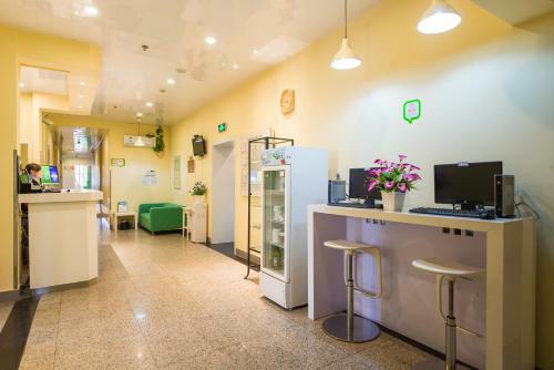 Hotel Hi Inn Dalian Railway Station North Square