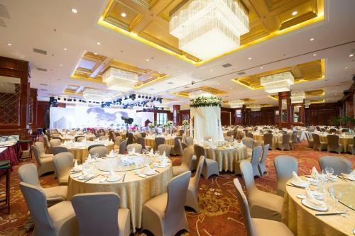 Huachen International Hotel