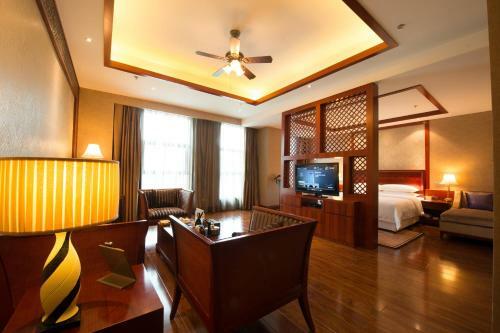 Huachen International Hotel