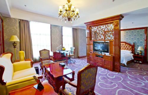 Huachen International Hotel