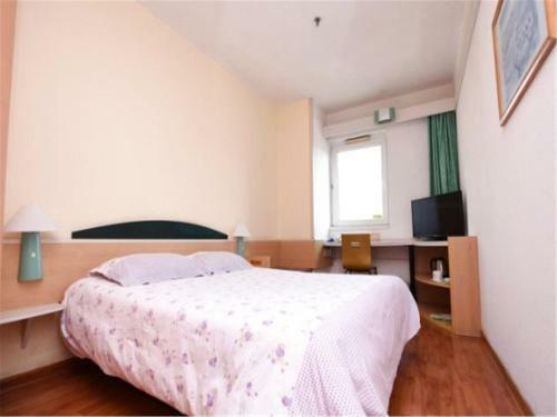 Posada Motel Qingdao Licang Square