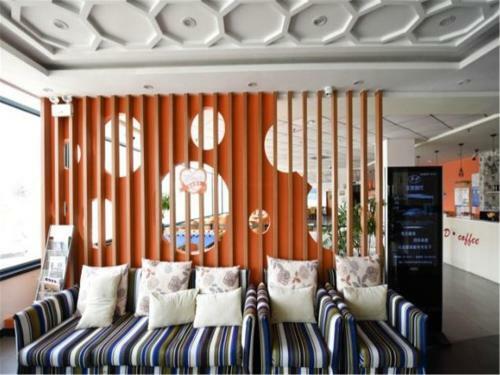 Posada Motel Qingdao Licang Square