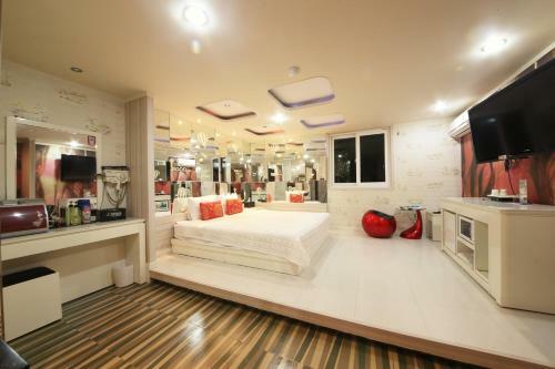 Motel J Boutique Hotel [mg Stay]