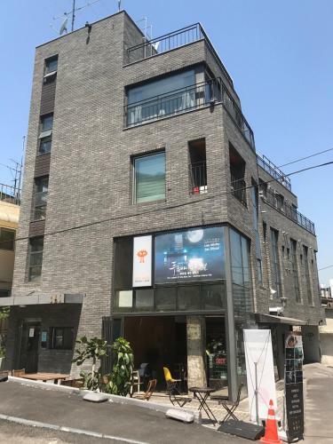 Hostal Myeongdong Artmonstay Guesthouse