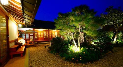 Hostal Beautiful Garden Hanok Guesthouse