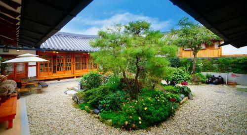 Hostal Beautiful Garden Hanok Guesthouse