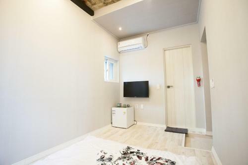 Hostal Daemyung Guesthouse