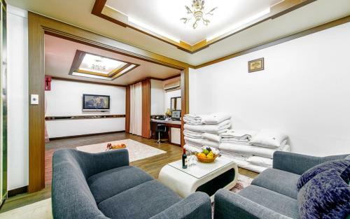 Mk Hotel