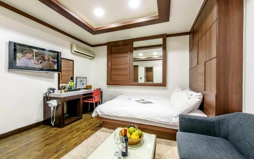 Mk Hotel