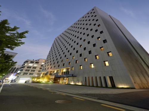 Golden Tulip M Hotel