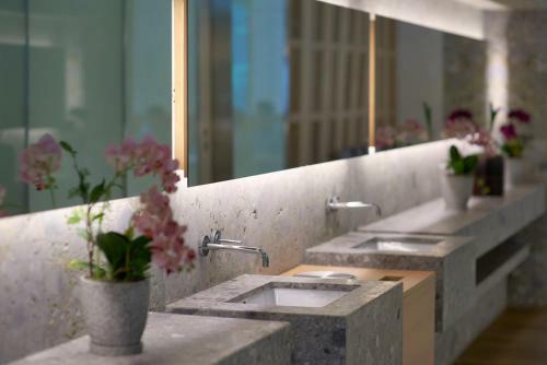Golden Tulip M Hotel