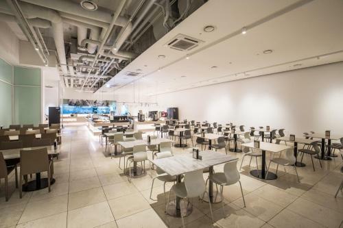 Golden Tulip M Hotel