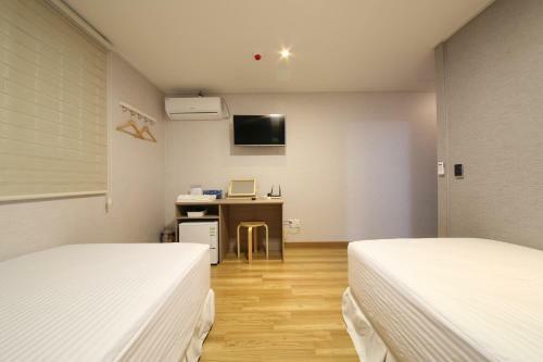 Hostal G House Mini Hotel & Guesthouse