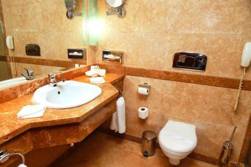 Aracan Eatabe Luxor Hotel