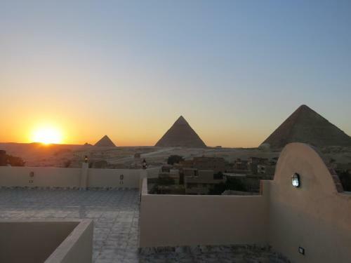 Albergue Mena Inn Pyramids