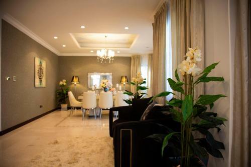 Villa Nasma Luxury Stays - Frond M, Palm Jumeirah