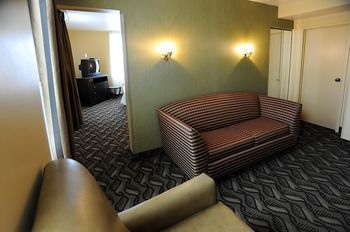 Ramada Plaza Hotel