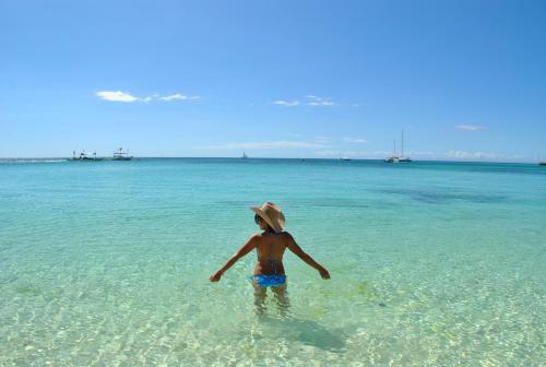 Hotel Surfside Boracay Resort And Spa