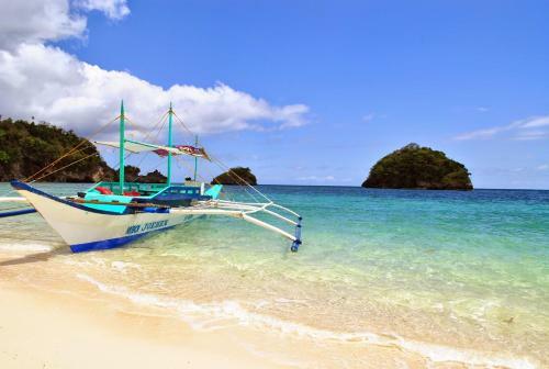 Hotel Surfside Boracay Resort And Spa