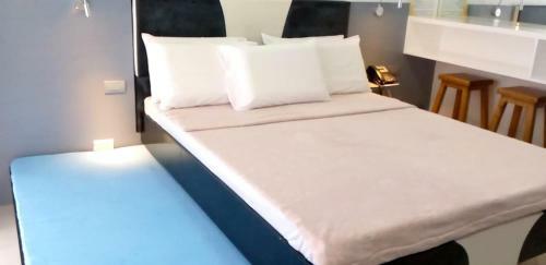 Apartamentos Beach Condos At Mt.pico De Loro Beach