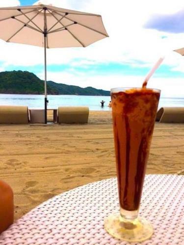 Apartamentos Beach Condos At Mt.pico De Loro Beach